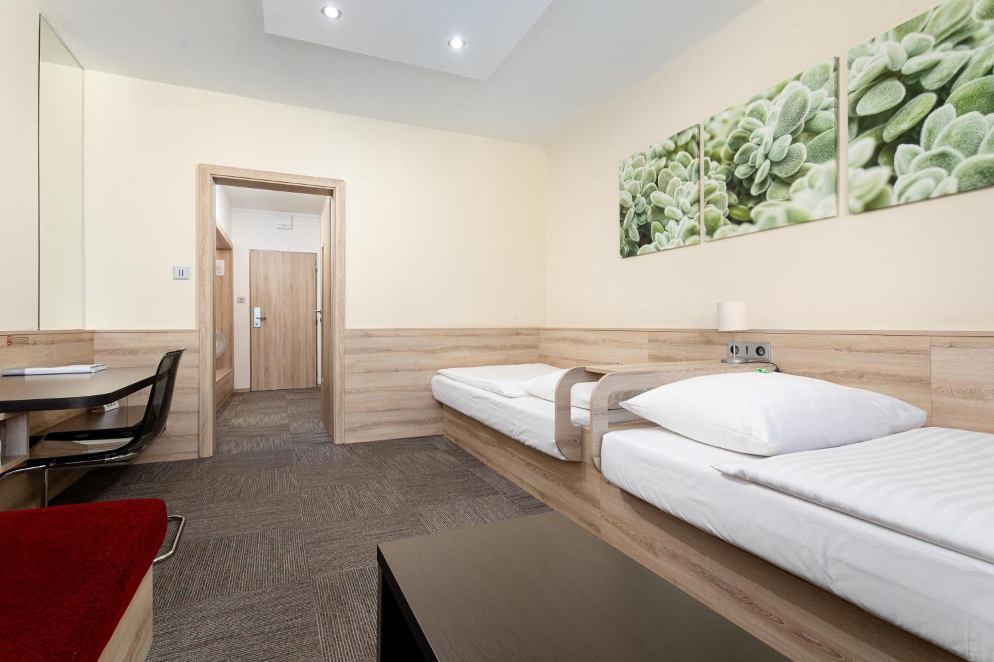 Hotel Koruna Опава Екстер'єр фото