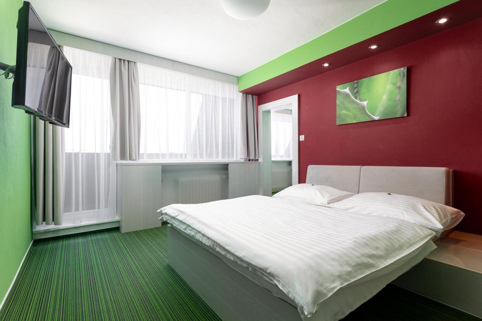 Hotel Koruna Опава Екстер'єр фото